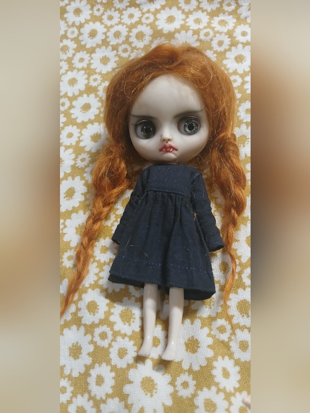 Middie Blythe Vampire - Picture 5 of 7